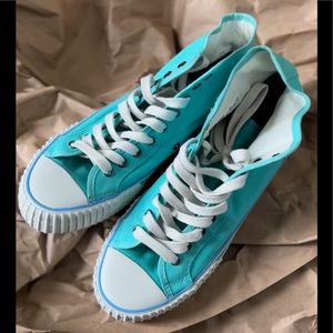 PF Flyers in MINT condition…Mens 9 1/2 Womens 11